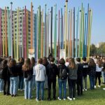 Studenti al Campus Day LaProfDigitale al Parco CityLife di Milano durante l’evento “Datti una Mossa”, dedicato a ridurre l’ansia da interrogazione e migliorare la lucidità nello studio